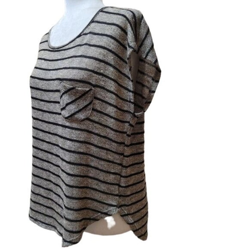 One Clothing Women's Size Medium Loose Fit Metallic Bouse Black Gold - Picture 3 of 8